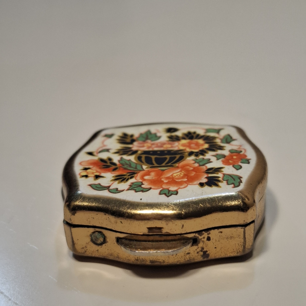 🏵Vintage Stratton England Floral Gold Enamel Peony Trinket Pill Box Ashtray - Picture 3 of 11